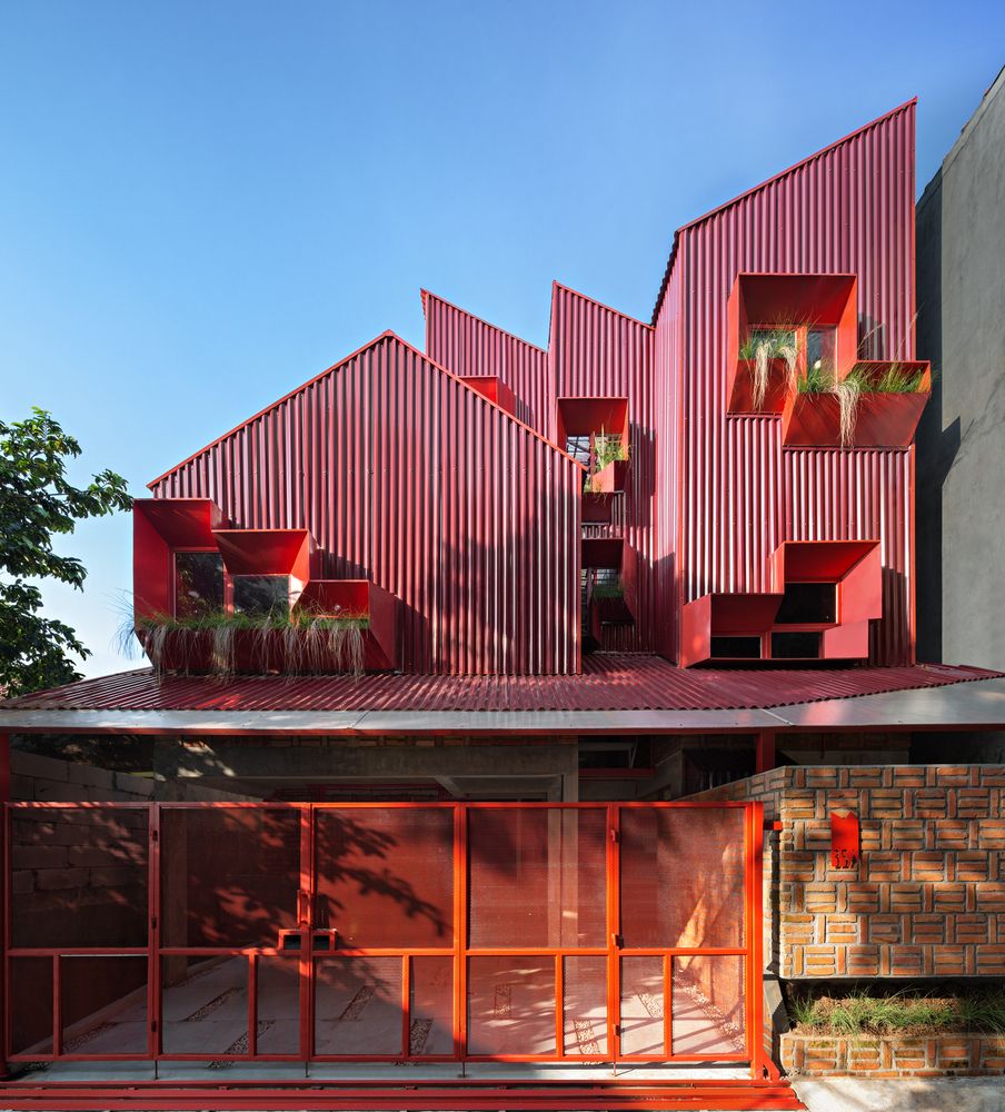 The Stack By Step Red Zone boarding house, designed by Ismail Solehudin Architecture (Photo: Instagram / @ismailsolehudinarchitecture)