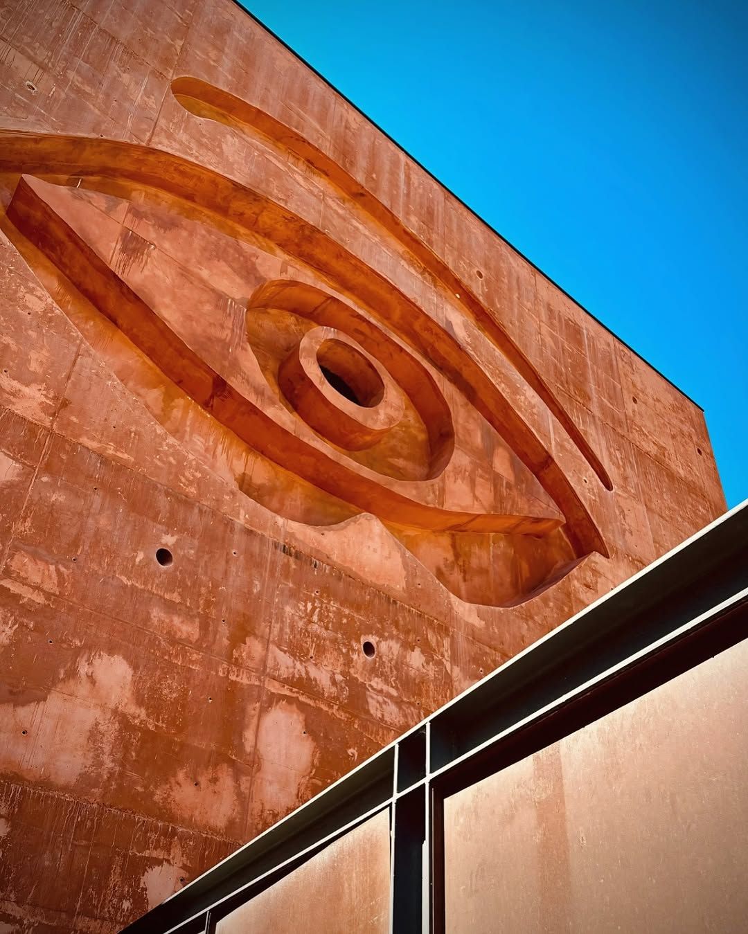 A carved eye speaks to the region’s connections to surrealist art (Photo: Instagram / @almazaralaorganic)