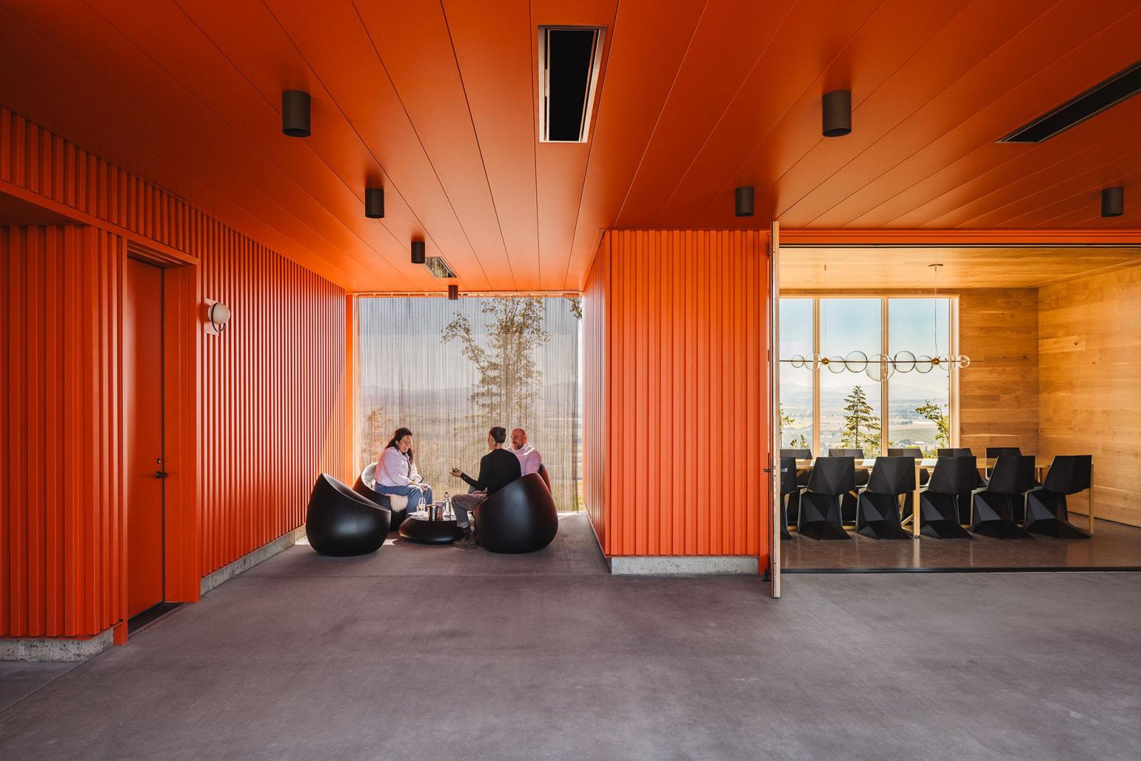Fully enclosed spaces with semi-open areas (Photo: Instagram / @waechter_architecture)