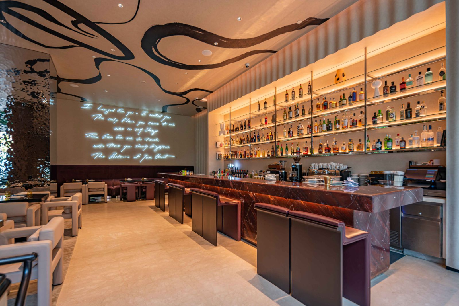 Bottega di Carna has an extensive beverage list