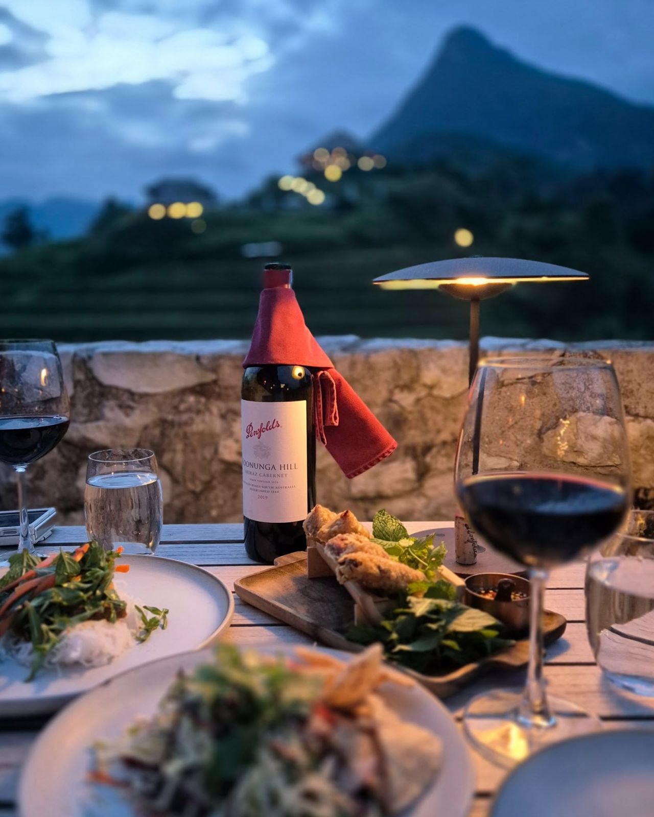 Topas Ecolodge, chạm ly mừng năm mới nơi đồi cao