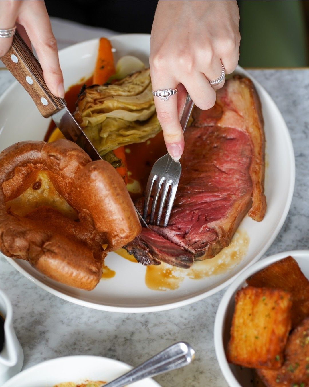 Beef Sunday roast (Instagram: @beckfordcanteen)