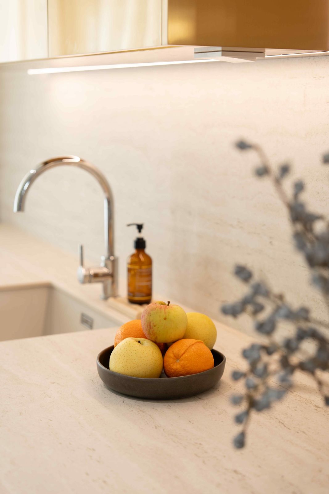Soft neutral colours and a warm palette