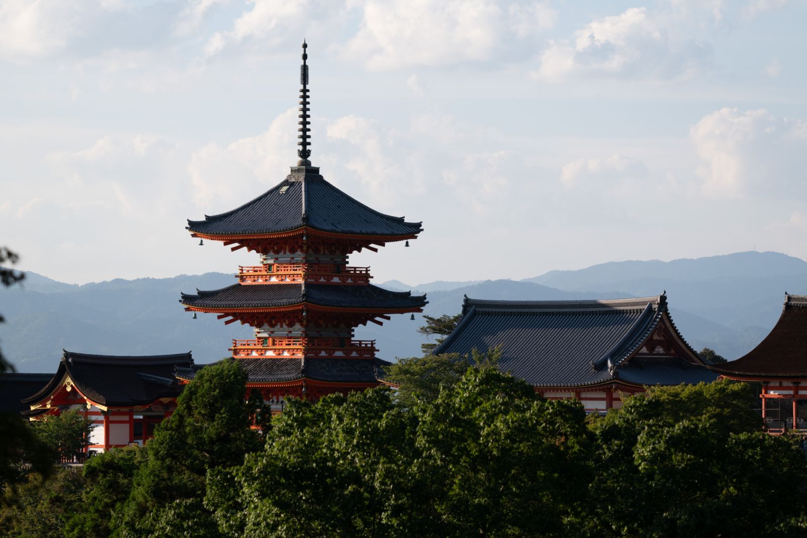 The Kiyomizu-dera temple in Kyoto (Photo by Sebastian Kahnert/picture alliance via Getty Images)
