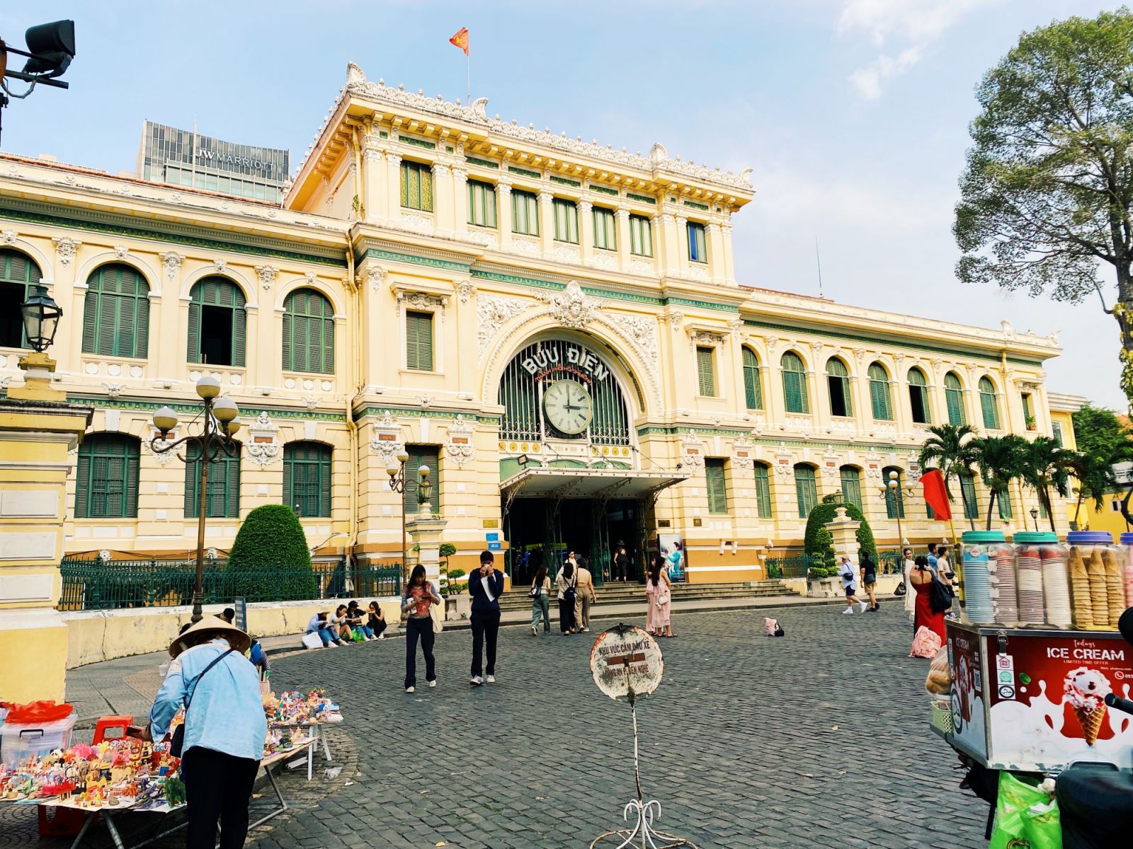 Saigon Central Post Office in Ho Chi Minh City (Photo: Jove Moya)