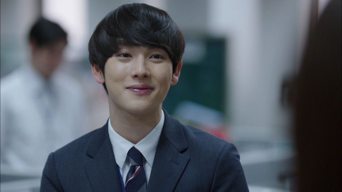 Im Si-wan in 2014’s ‘Misaeng’ (Photo: tvN)