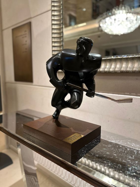 Ice Hockey by Rosa Serra (Photo: The St. Regis Singapore)