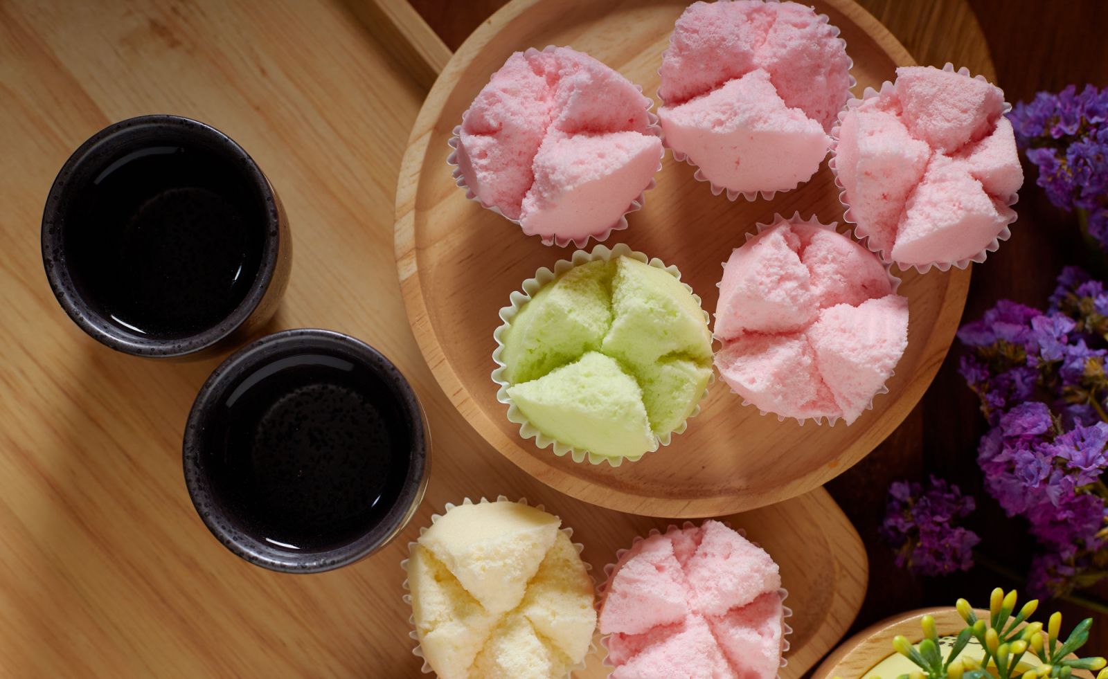 ขนมถ้วยฟูสำหรับการส่งต่อโชคลาภและเพิ่มพูนสิริมงคลให้ชีวิต (ภาพ: Krit of Studio OMG / Getty Images)