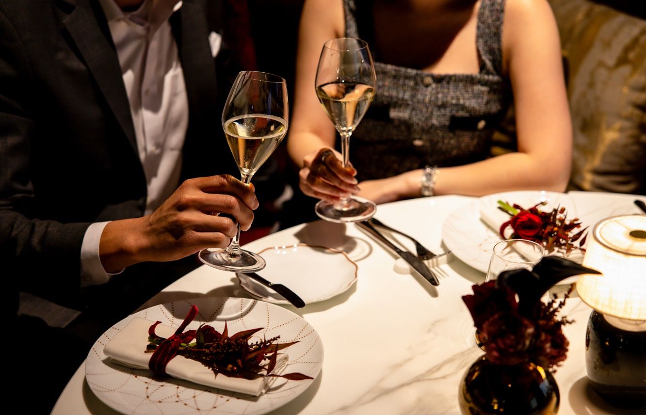 ห้องอาหาร Lily’s กับดินเนอร์ “Love in Bloom” (Photo: The Ritz-Carlton Bangkok)