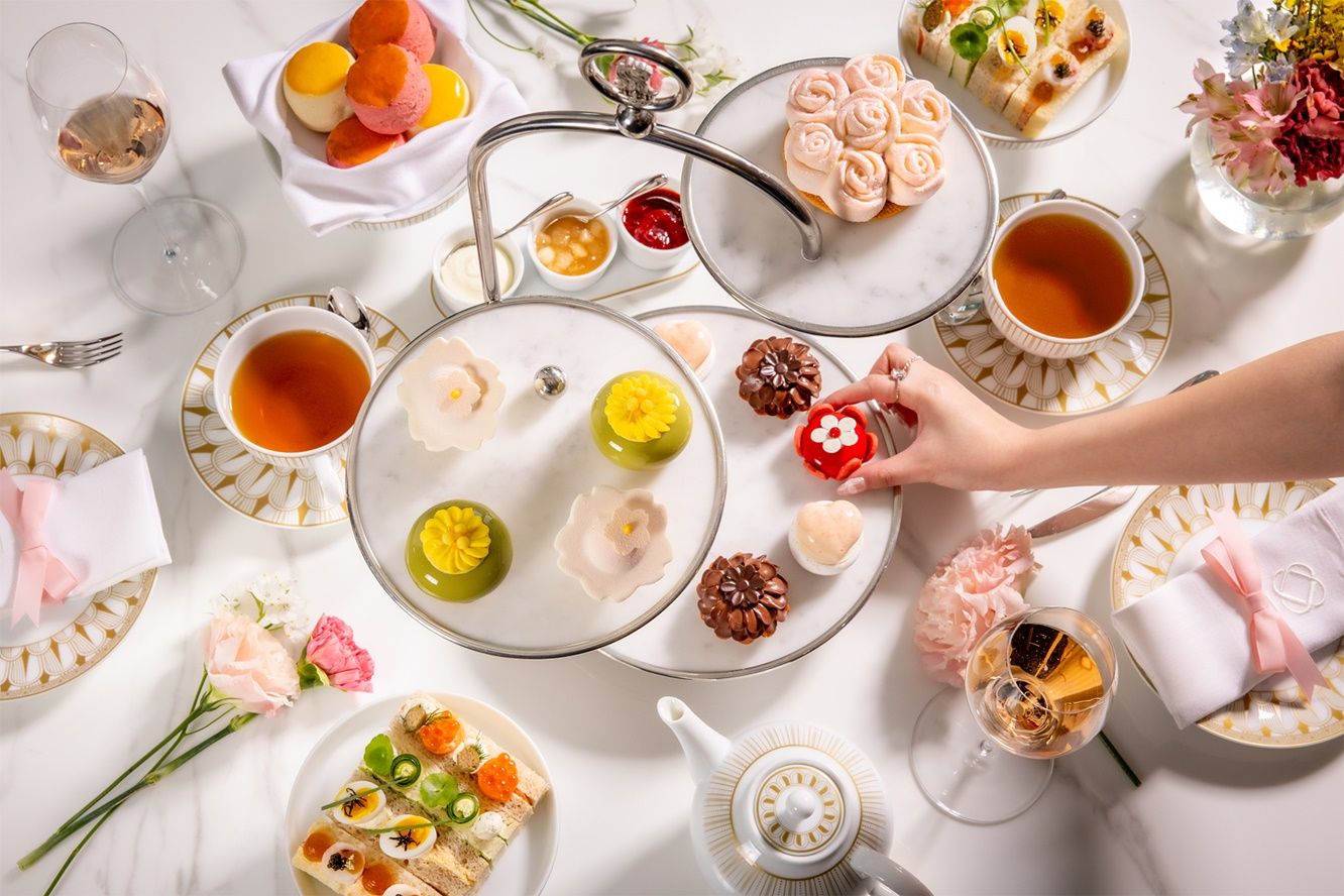 ชุดน้ำชายามบ่าย “Petals of Love” (Photo: The Ritz-Carlton Bangkok)