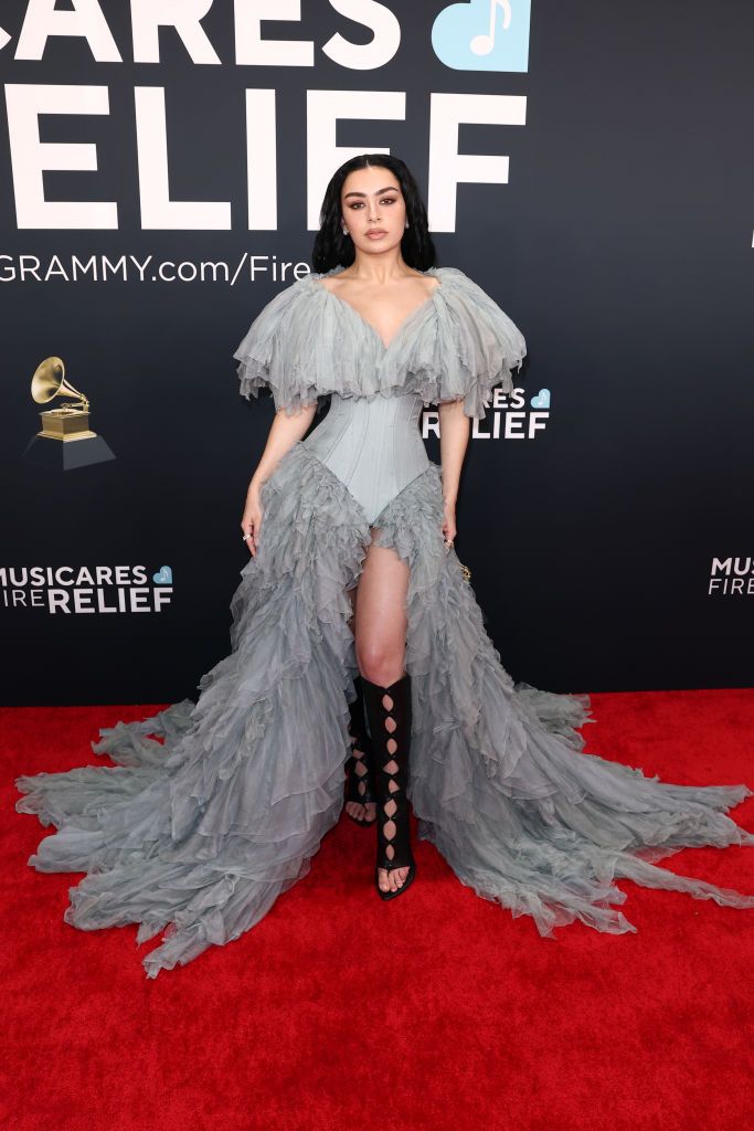 LOS ANGELES, CALIFORNIA - FEBRUARY 02: Charli XCX attends the 67th Annual GRAMMY Awards on February 02, 2025 in Los Angeles, California. (Photo by Matt Winkelmeyer/Getty Images for The Recording Academy)