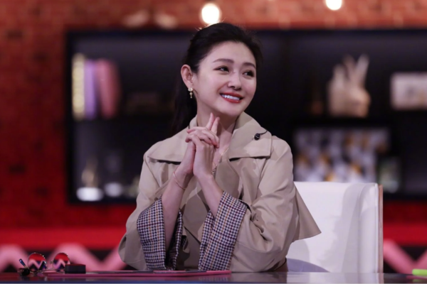 總是坦率做自己的大S,她的感情觀和人生態度都深深影響著粉絲,她不僅是華語影視圈的重要代表人物,也是一代人心中的女神。(Photo: Weibo)
