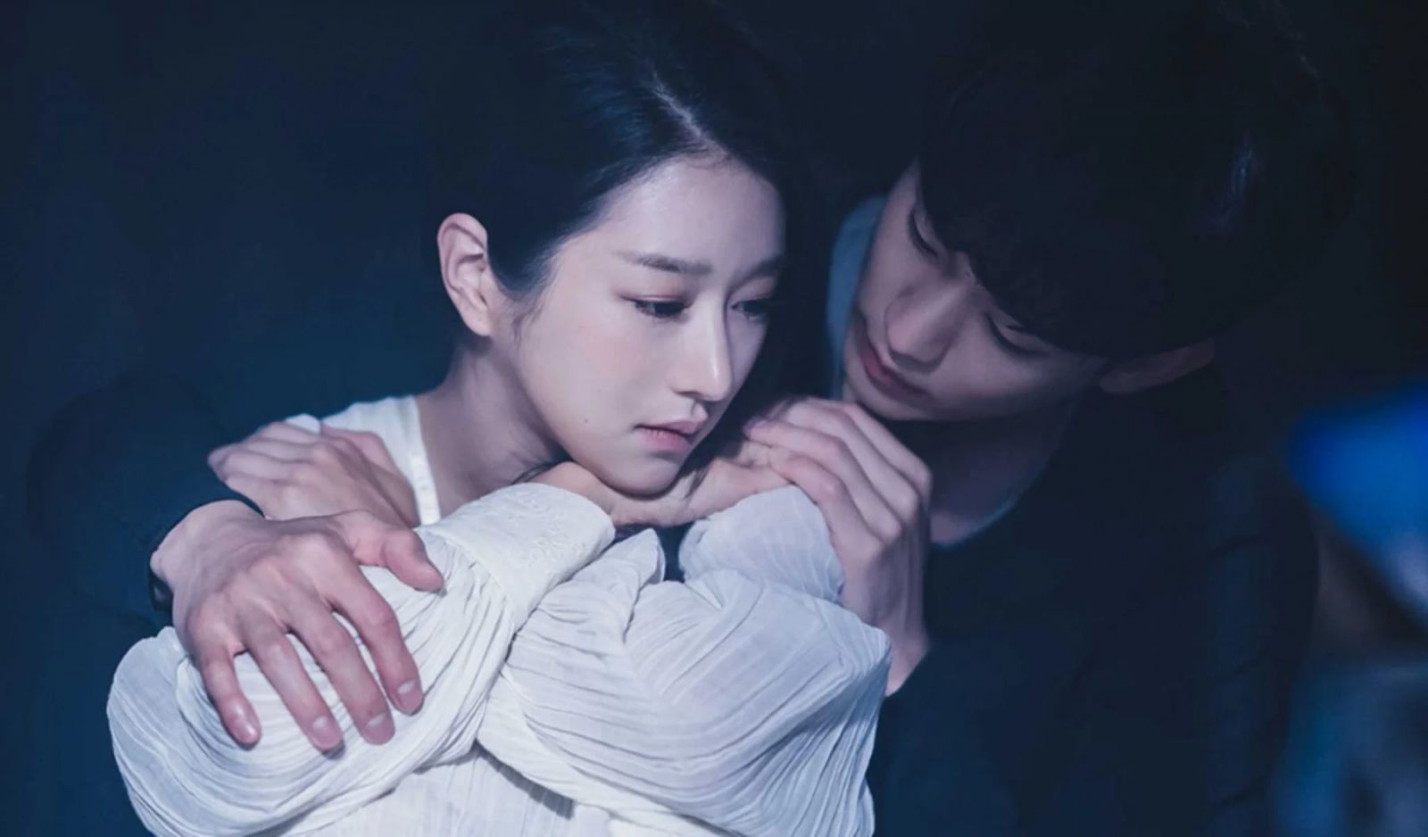 Seo Yea-ji and Kim Soo-hyun in ‘It’s Okay to Not Be Okay’ (Photo: Netflix)