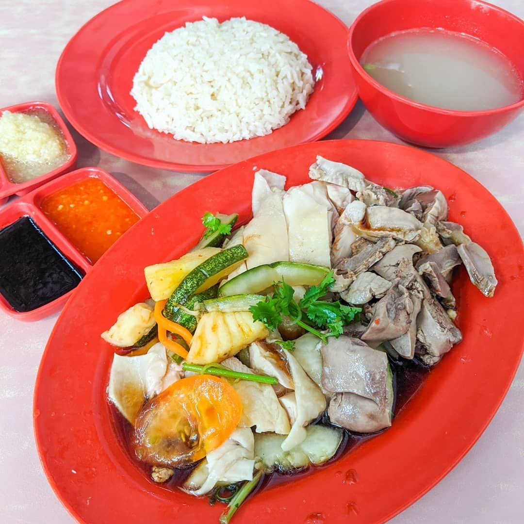 Zi Jing Cheng Hainanese Boneless Chicken Rice (Photo: Instagram/ @singaporefoodstory)