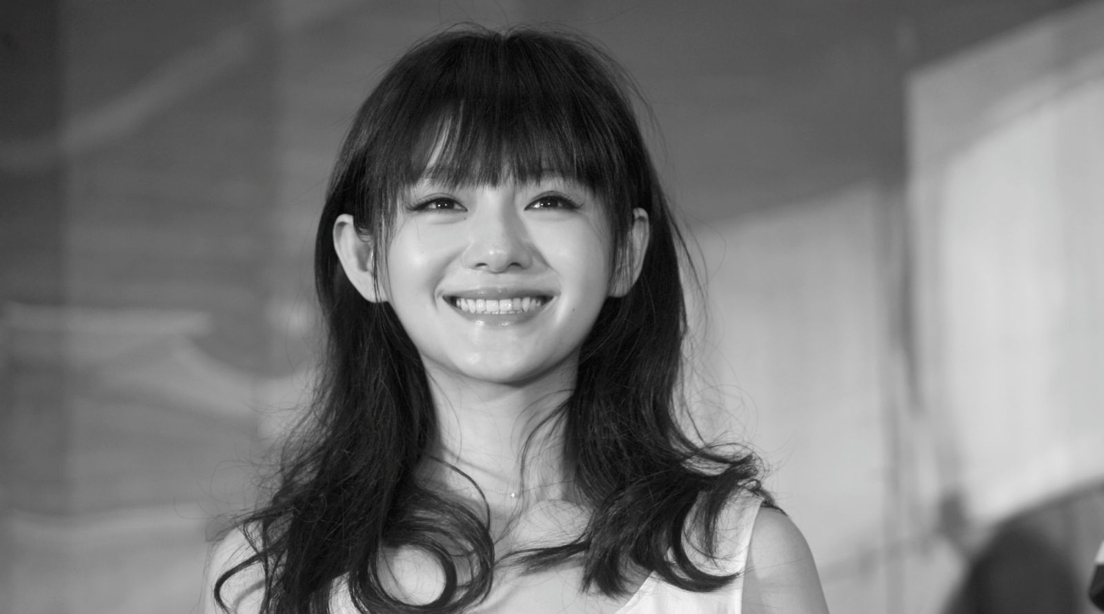 XI'AN, CHINA - JULY 01: (EDITORS NOTE: Image has been converted to black and white.) Actress/singer 'Big S' Barbie Hsu, aka Xu Xiyuan, attends a brand event on July 1, 2010 in Xi'an, Shaanxi Province of China. Singer/actress Barbie Hsu from China's Taiwan has died at the age of 48 from influenza complications in Japan. (Photo by Shang Hongtao/VCG via Getty Images)