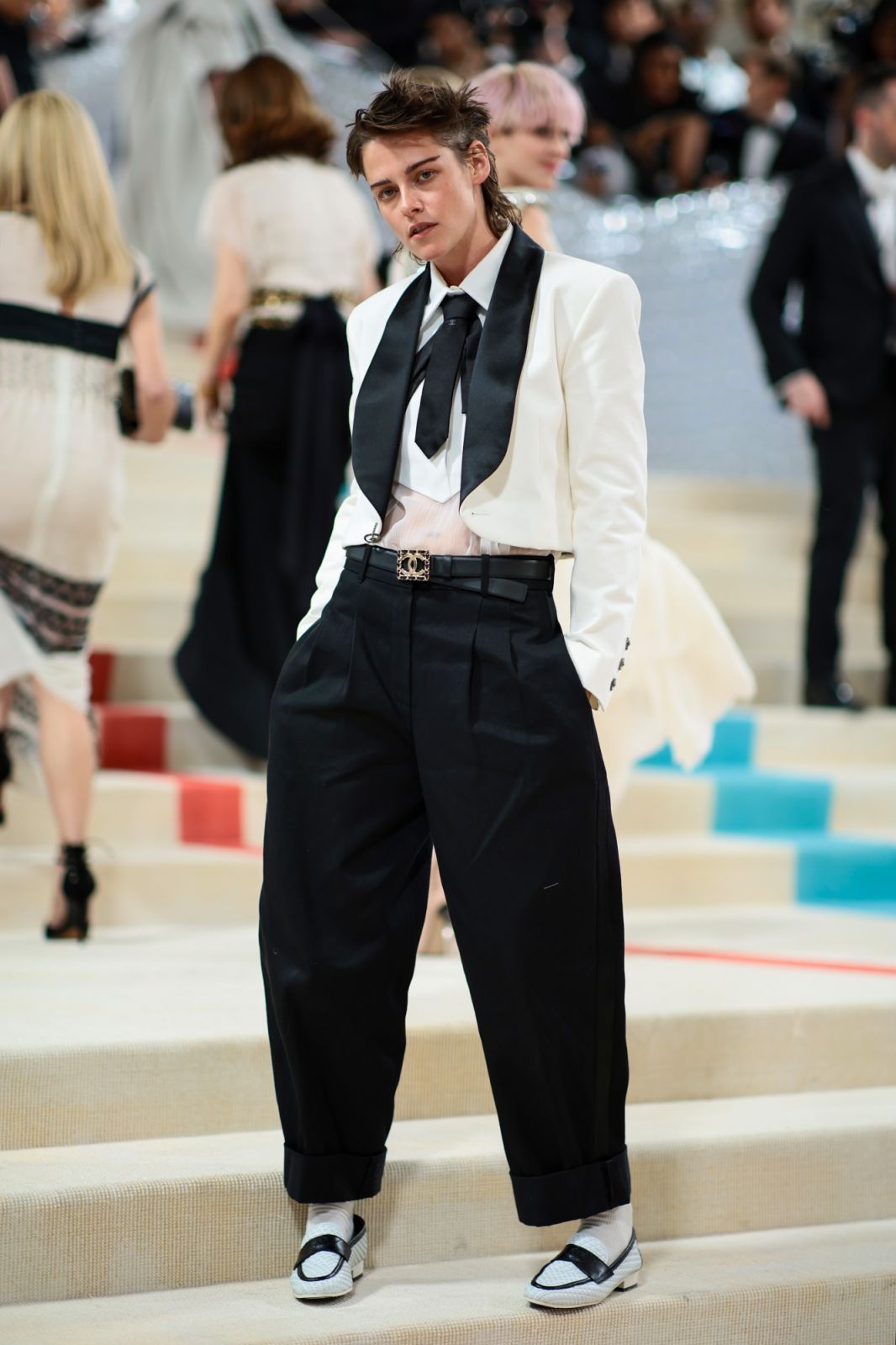 Kristen Stewart attends The 2023 Met Gala in a full Chanel ensemble (Photo: Getty Images)