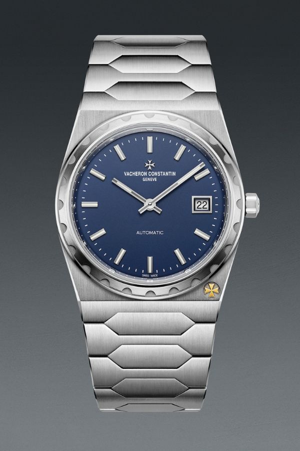 Vacheron Constantin Historiques 222 blurs the line between formality and sportiness