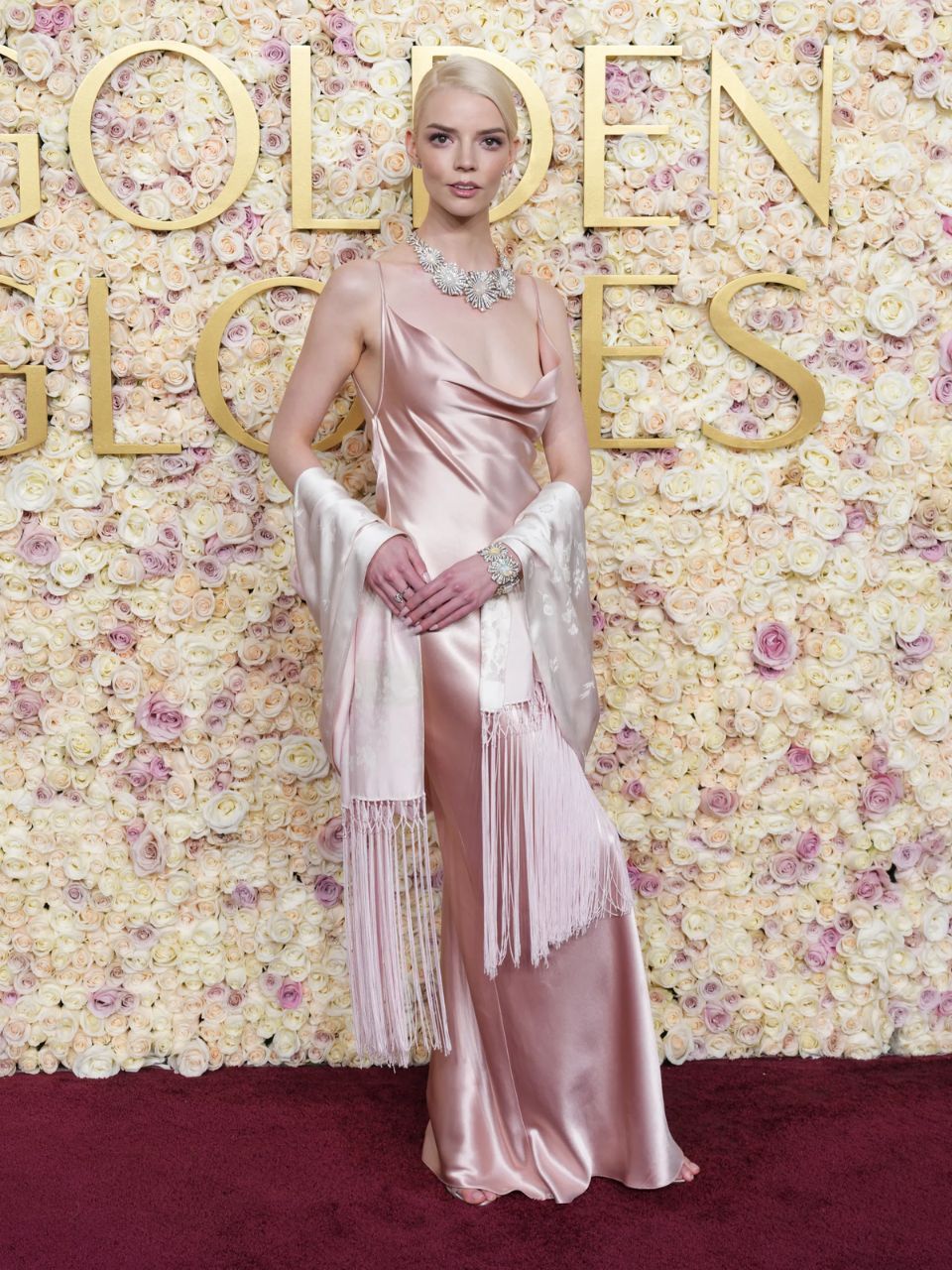 quả cầu vàng 2025 Anya Taylor-Joy dior