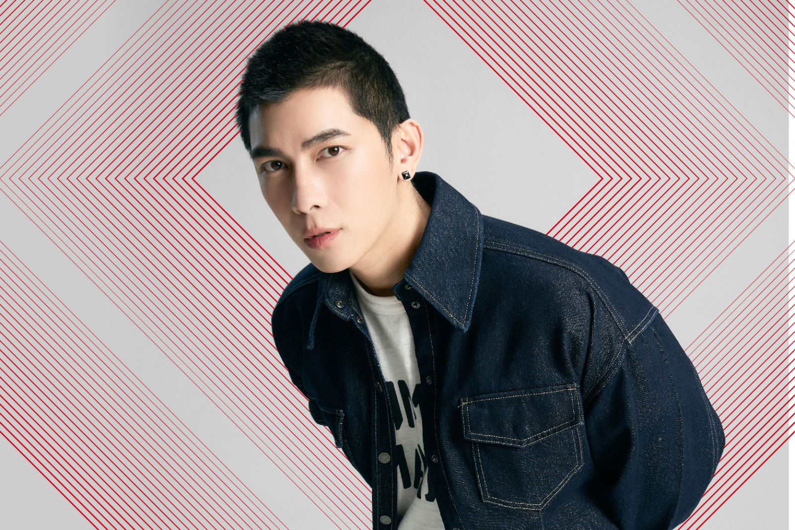 เส้นทางความรักของ ‘มิว ศุภศิษฏ์’ ชายหนุ่มผู้คุกเข่าขอแต่งงาน ‘ตุลย์ ภากร’