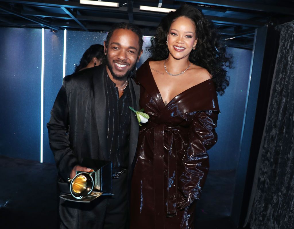 NEW YORK, NY - JANUARY 28:  Recording artists Kendrick Lamar (L) and Rihanna, winners of Best Rap/Sung Performance for 'LOYALTY.' pose during the 60th Annual GRAMMY Awards at Madison Square Garden on January 28, 2018 in New York City.  (Photo by Christopher Polk/Getty Images for NARAS)