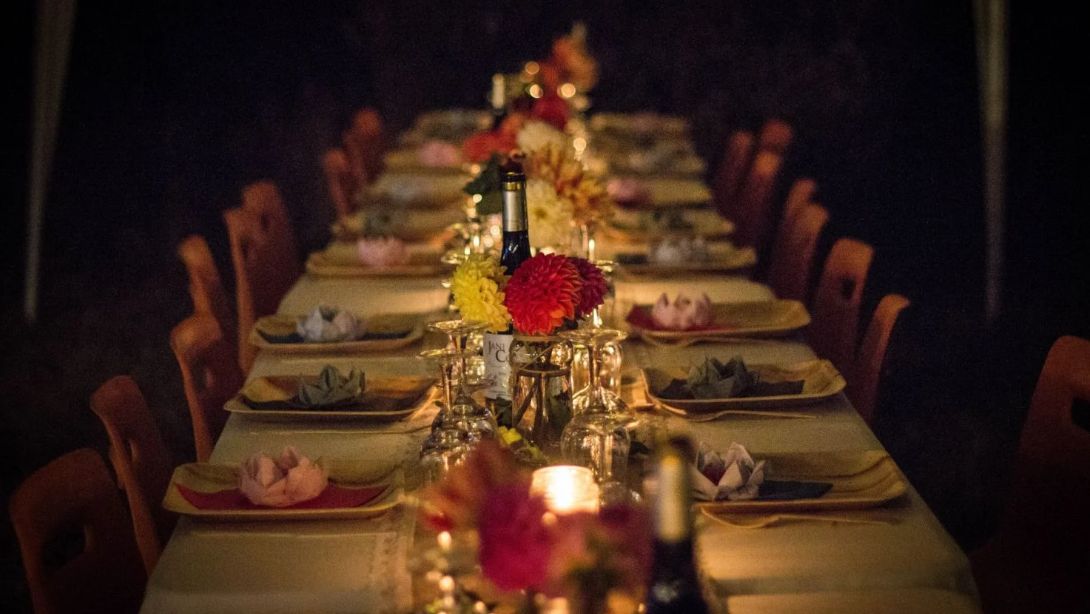 Enjoy a romantic feast at these 12 restaurants across the country (Photo: Juliette F / Unsplash)