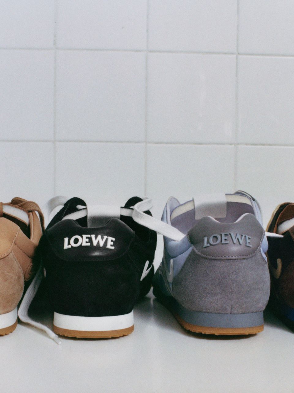 quà tặng Valentine giày Loewe Ballet Runner 2.0