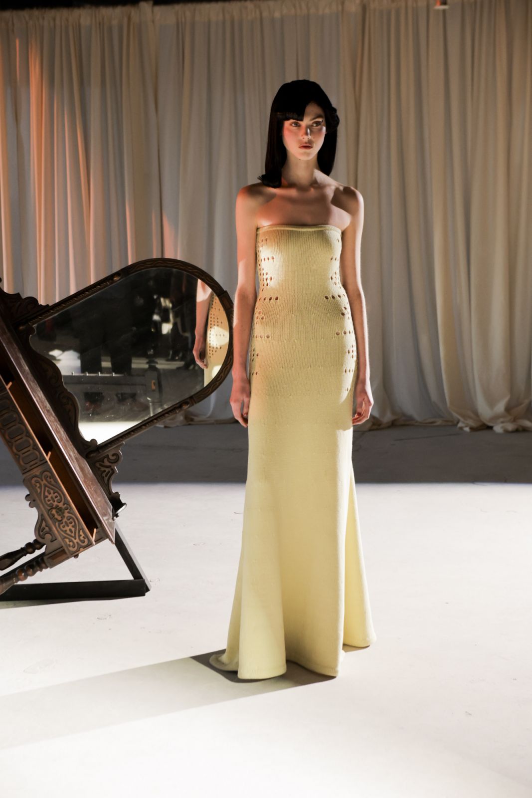 Models are seen posing at the Diotima presentation during New York Fashion Week FW25 (Photo: Getty Images)