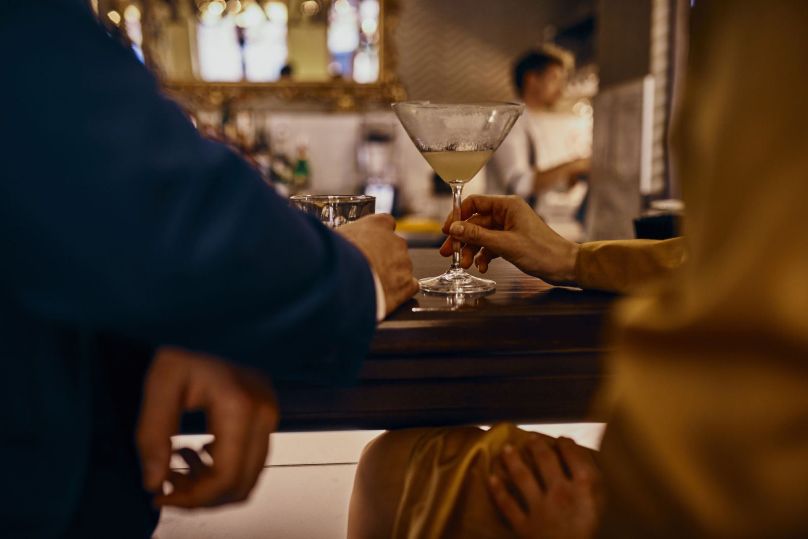 Here is subtle sign a man likes you: he remembers the small things (Photo: Getty Images)