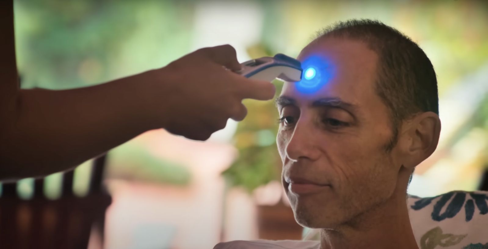 Scene from Netflix’s ‘(Un)Well’, a documentary series that examines wellness claims and scams (Screencap: Netflix)