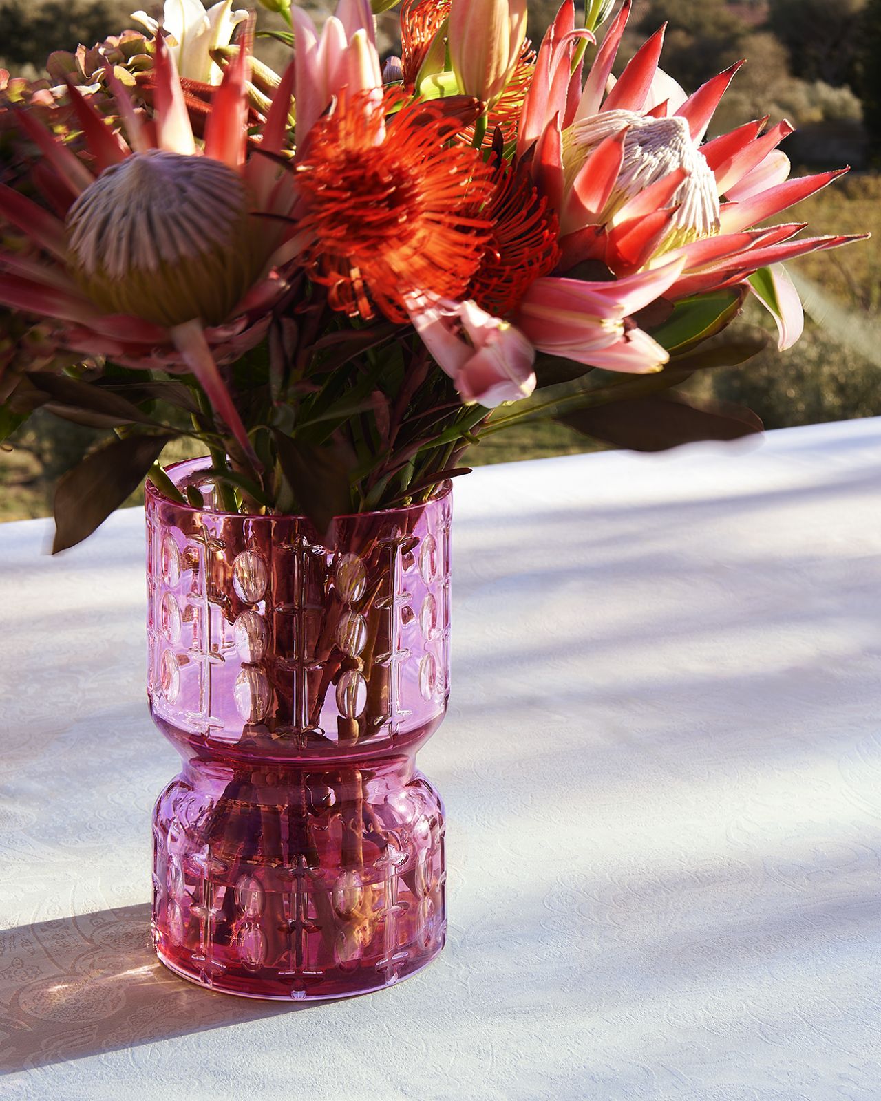 The Vuelta vase in tourmaline pink