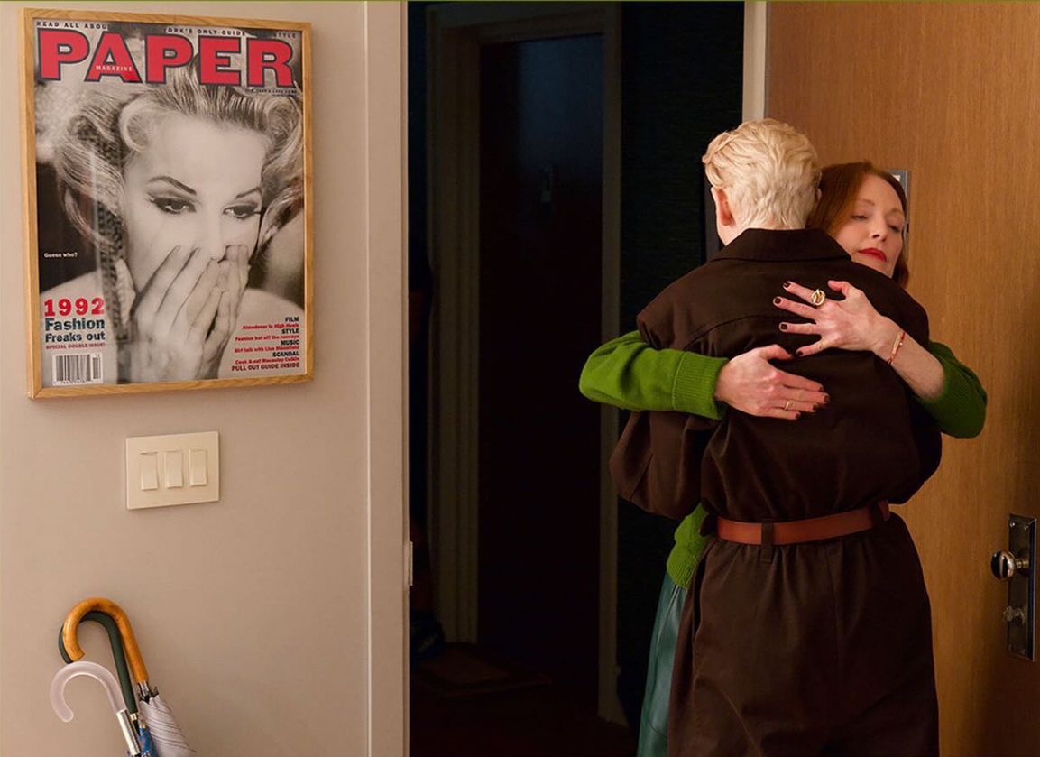 Ingrid (played by Julianne Moore) visiting her friend Martha (played by Tilda Swinton) at her apartment (Photo: The Room Next Door / Instagram)