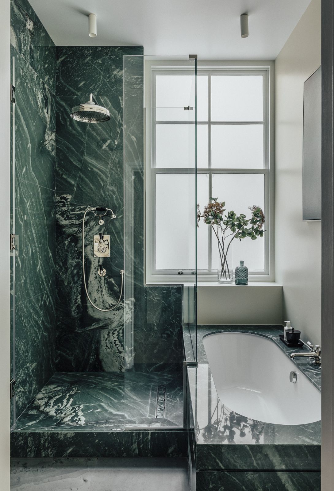 The vibrant Italian Verde Alpi marble creates a bold statement (Photo: Taran Wilkhu / Charlton Brown)