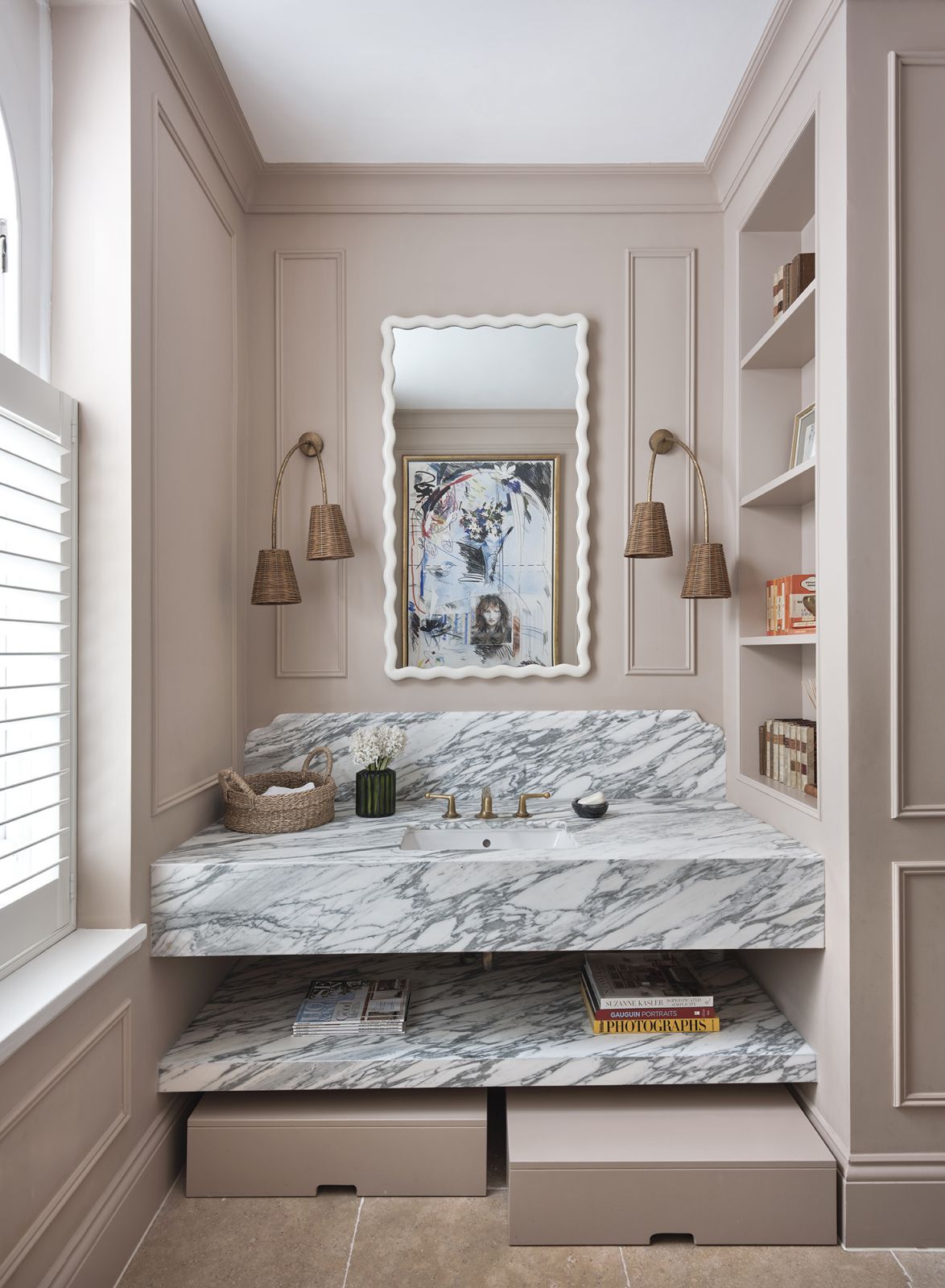 Marble vanities represent another opportunity for creative expression (Photo: De Rosee Sa)