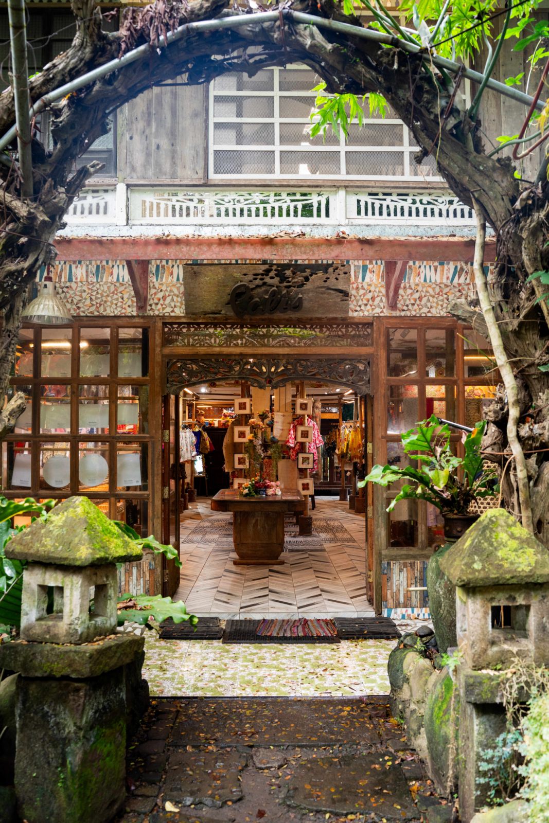 The entrance of Patis Tesoro's gift shop and studio (Photo: Jon Hipe)