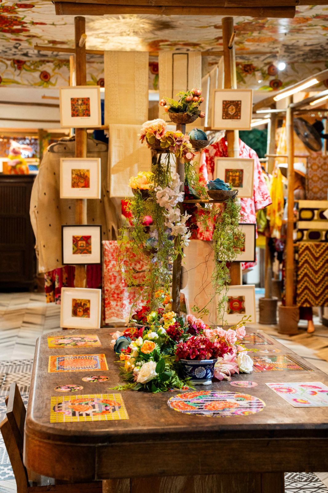 Details from Patis Tesoro's gift shop and studio (Photo: Jon Hipe)