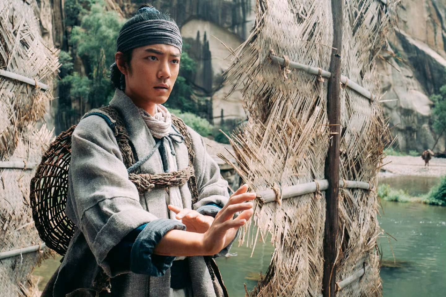 เซียวจ้านกับบทบาท ‘ก๊วยเจ๋ง’ วีรบุรุษผู้นำเหล่าจอมยุทธ์พิทักษ์แผ่นดินมาตุภูมิ ที่รอผู้ชมพิสูจน์ความเกริกไกร (ภาพ: Xiao Zhan Studio)