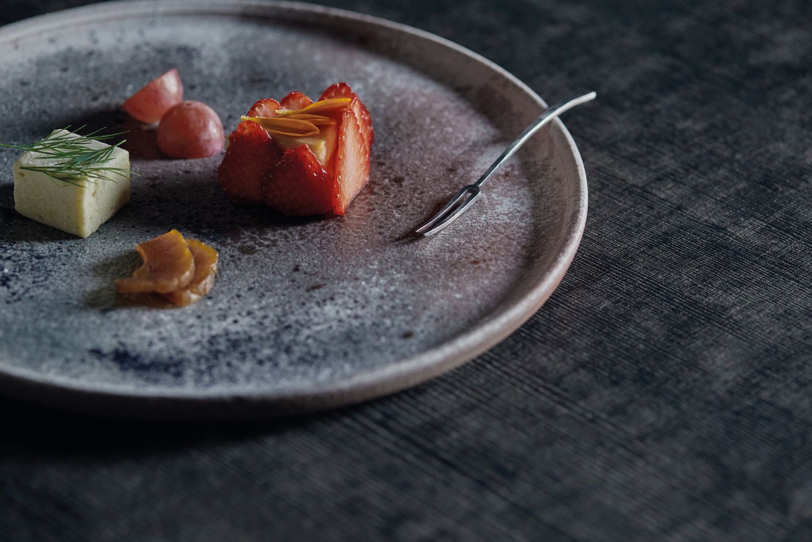 The sweets at Kyo Amahare are handmade by confectionery master Tomonari Kombu