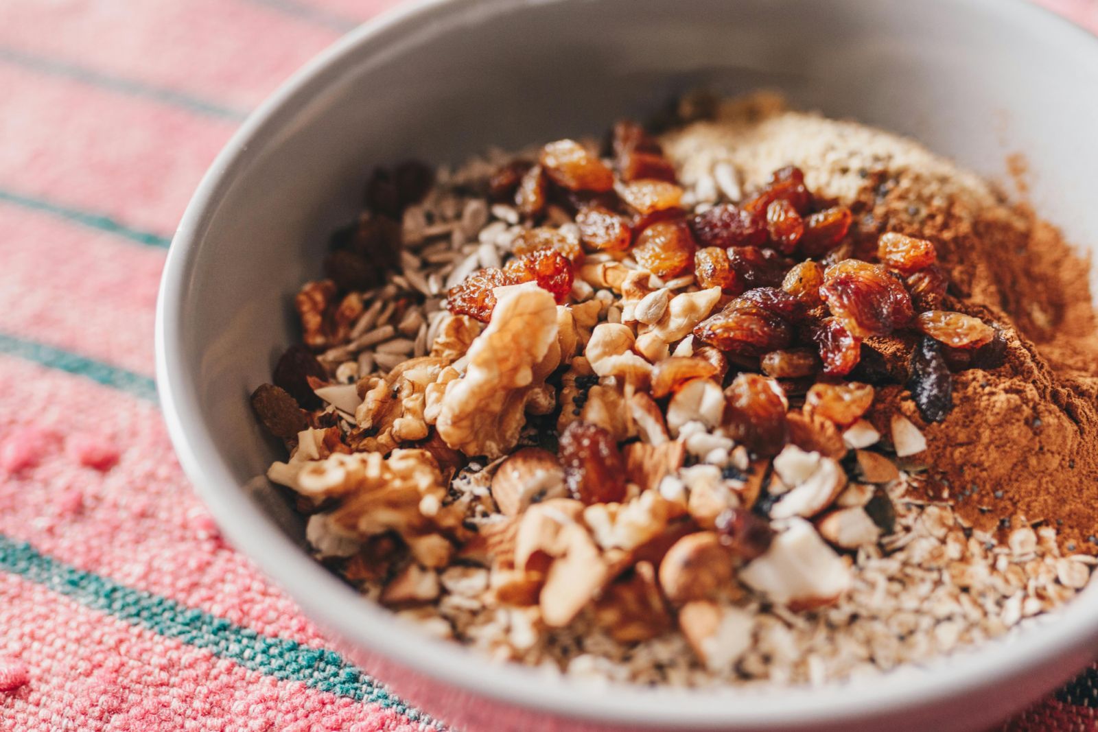 Photo by João  Jesus: https://www.pexels.com/photo/oats-in-white-ceramic-bowl-1080105/