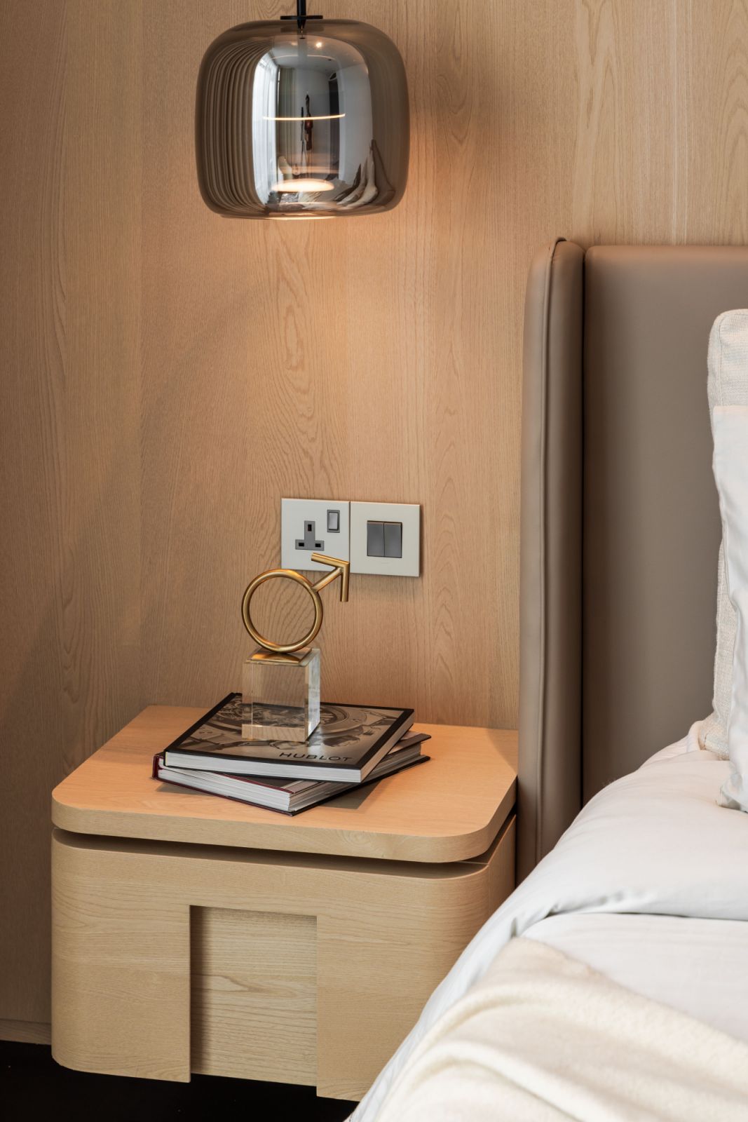 Warm tones and tactile textures in the bedroom