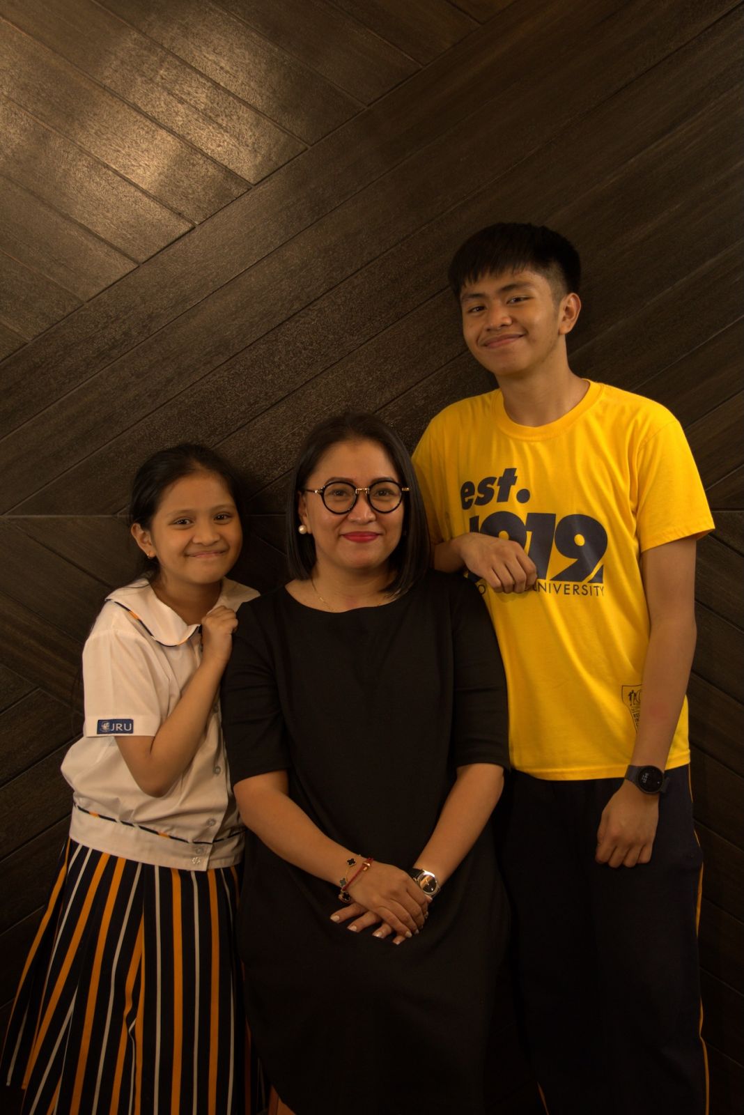 Kathleen Apilado with her children