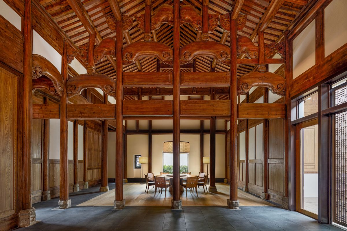 A stately dining area at Amanyangyun
