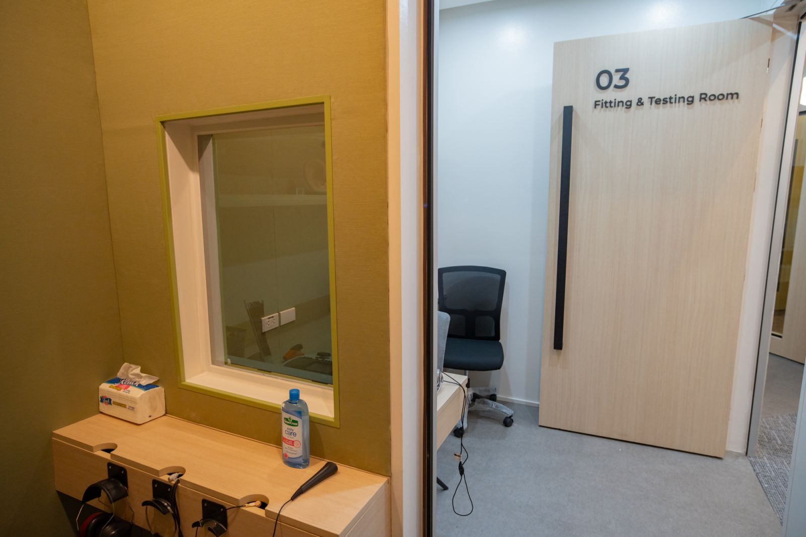 Manila Hearing Aid's premium clinic photo in Shangri-la (Photo: Manila Hearing Aid)