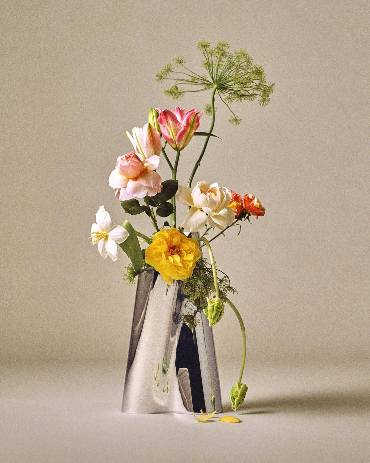 A closer view of the Lituus vase