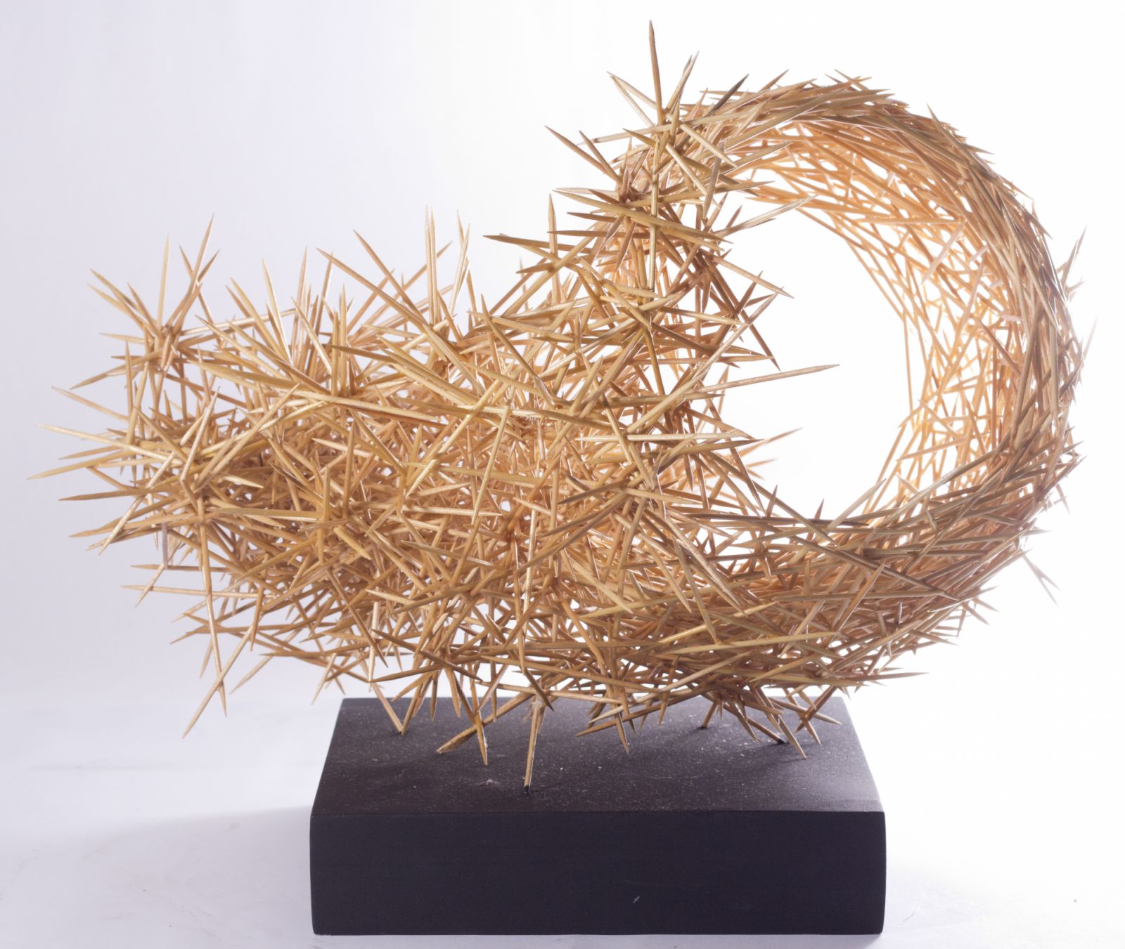 Sculpture • Grand Prize • Arch Jonathan Dangue • Walang Pinanghahawakang Anuman sa Palad (Photo courtesy of Jonathan Dangue)