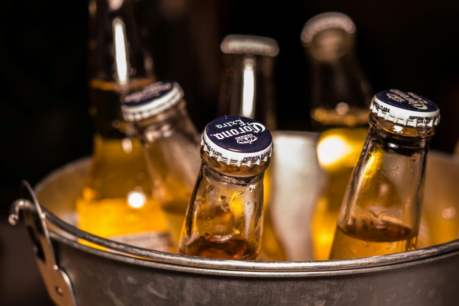 Love booze? Dr Collantes says to avoid substance abuse to have more brain power (Photo: Pexels/ Tembela Bohle)