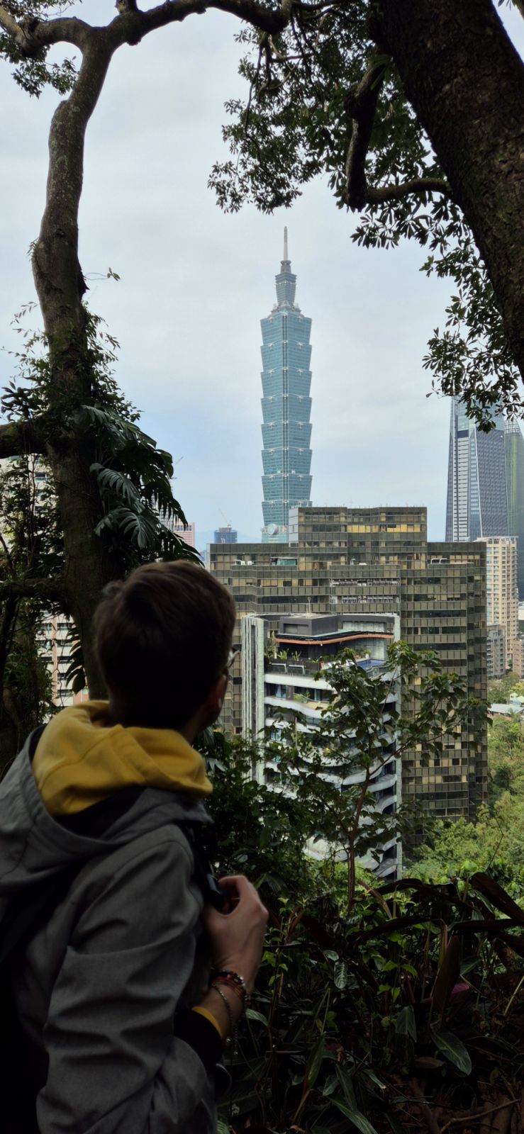 Taipei 101, as seen from Elephant Mountain (Photo: Josiah Gatchalian)