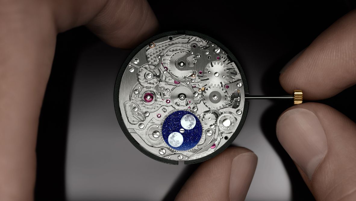 Audemars Piguet’s Calibre 7138 incorporates all the calendar functions in one layer