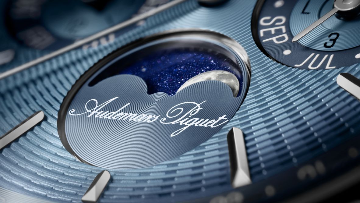Audemars Piguet 愛彼Code 11.59 Code 11.59「150週年紀念版」自動上鍊萬年曆腕錶，附復古愛彼簽名。（Photo: Audemars Piguet ）