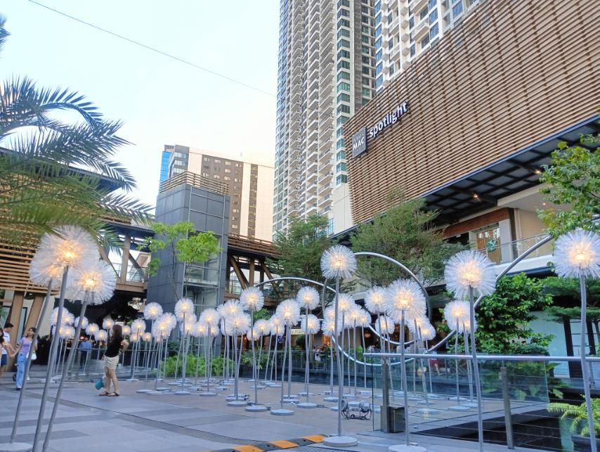 Olivia d’Aboville presents 'Wonderland of Lights' for Ayala Land's 10 Days of Art (Photo: Ayala Malls Circuit)