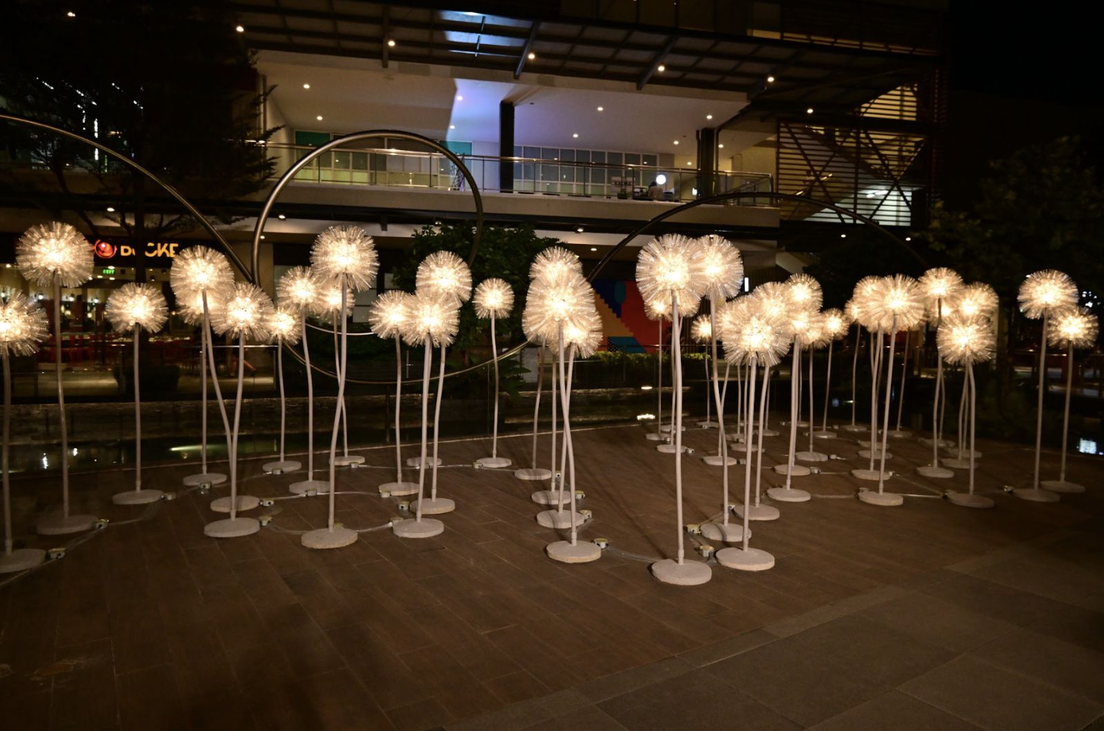 Olivia d’Aboville's Wonderland of Lights at night for Ayala Land's 10 Days of Art (Photo: Ayala Malls Circuit)